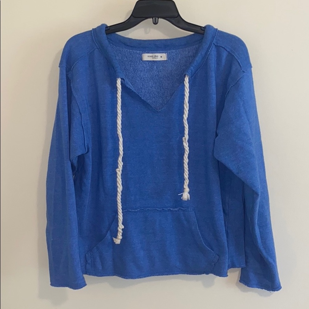 3 FOR $15 💙 Blue Ocean Drive Pullover 🌊